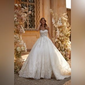 Milla Nova Wedding Dress Ballgown
